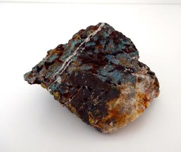 Mineraal chalcopyriet met kwarts bruin met groen 2895-m