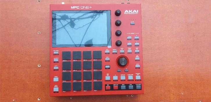 Akai MPC One+ (2024) koop of ruil, Muziek en Instrumenten, Samplers, Zo goed als nieuw, Ophalen of Verzenden