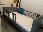 Peuterbed Petit Amelie ‘Leon’ grijs 140x70 cm incl. matras, Kinderen en Baby's, Kinderkamer | Bedden, Ophalen, Gebruikt, 70 tot 85 cm