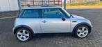 Te Koop Mini One 1.6 uit 2007 met Pano Dakraam & nieuwe APK, Auto's, Mini, Stof, Zwart, 4 cilinders, Metallic lak