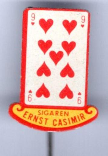 Ernst Casimir sigaren harten 9 speelkaart speldje ( V_208 ) beschikbaar voor biedingen