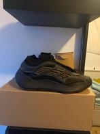 Yeezy 700, Nieuw, Ophalen of Verzenden, Yeezy, Sneakers of Gympen