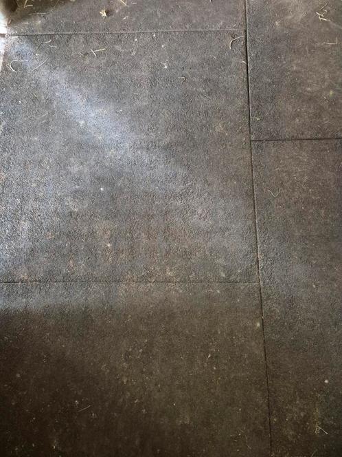 Dikke vochtdoorlatende granulaat stalmatten 100 x 100 x 4, Dieren en Toebehoren, Stalling en Weidegang