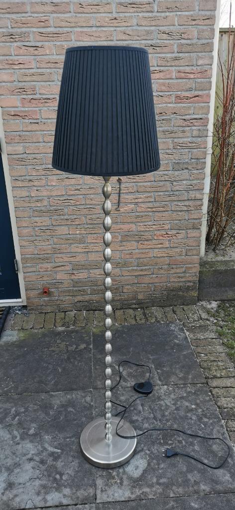 een nog leuke sta lamp, Huis en Inrichting, Lampen | Vloerlampen, Gebruikt, 150 tot 200 cm, Metaal, Ophalen