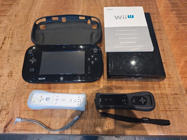Complete Wii u met heel veel extra's., Spelcomputers en Games, Spelcomputers | Nintendo Wii U, Zo goed als nieuw, Met 2 controllers