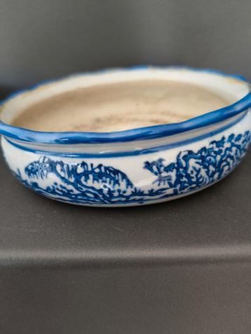 Oosters schaaltje met blauwe decoratie beschikbaar voor biedingen