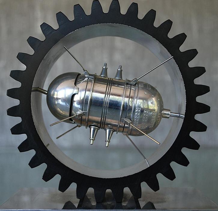 Sovjet 1966 Satelliet Cosmos-108 CCCP USSR, Antiek en Kunst, Curiosa en Brocante, Ophalen of Verzenden