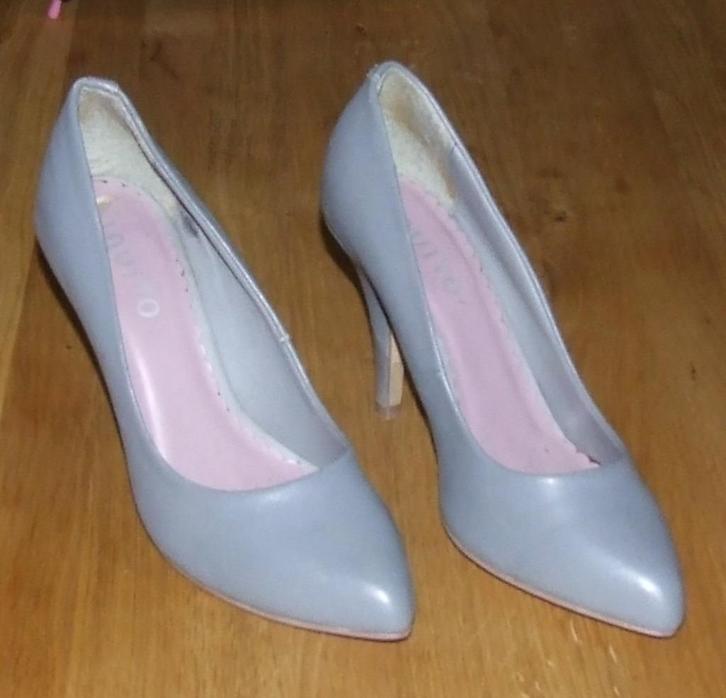 Grijze damesschoenen maat 39, Kleding | Dames, Schoenen, Zo goed als nieuw, Pumps, Grijs, Ophalen of Verzenden