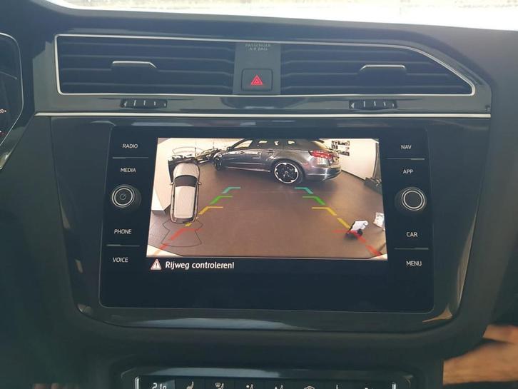 Volkswagen Caddy achteruitrijcamera met inbouw MIB2, Auto diversen, Auto-accessoires, Nieuw, Ophalen of Verzenden