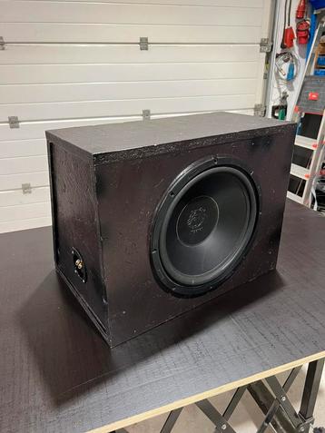 12 inch subwoofer Magnat Shockwave 1200 beschikbaar voor biedingen