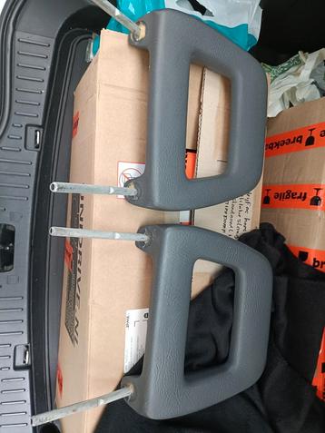 Nieuwe Hoofdsteunen Ford Escort MK3 XR3(i) beschikbaar voor biedingen