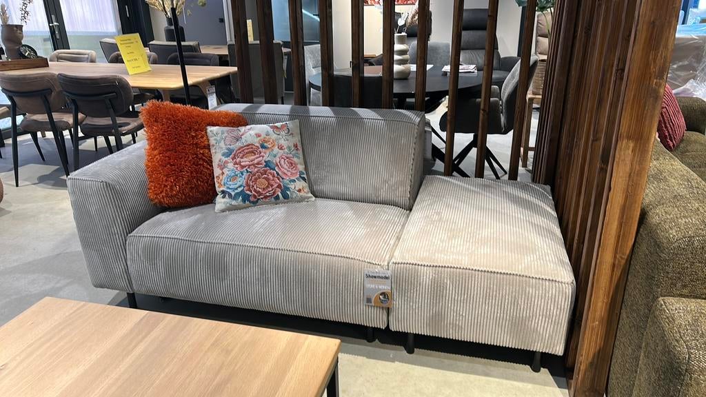 1,5 zits met hocker van €1421 nu €750, Huis en Inrichting, Banken | Bankstellen, Ophalen, 75 tot 100 cm, Rechte bank, Stof