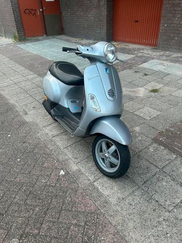 Vespa lx beschikbaar voor biedingen