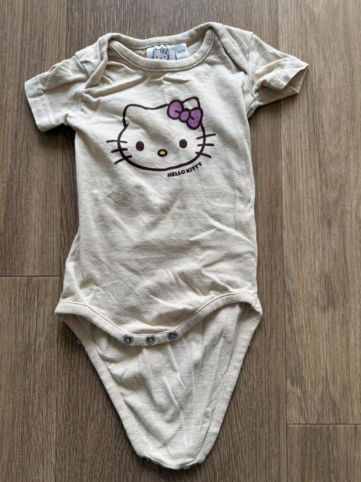 Lief baby rompertje/luierpakje van Hello Kitty maat 62/68, Kinderen en Baby's, Babykleding | Maat 62, Gebruikt, Jongetje of Meisje