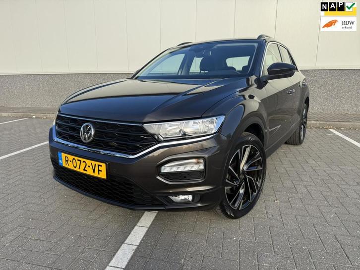 Volkswagen T-Roc 1.0 TSI Style afneembare trekhaak, navigati, Auto's, Volkswagen, Bedrijf, Te koop, T-Roc, ABS, Airbags, Airconditioning