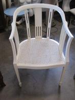 Elegante witte stoel met armleuning en webbing zitting, Huis en Inrichting, Stoelen, Gebruikt