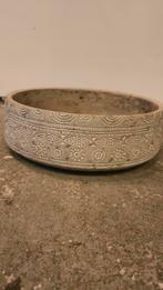 Pot ongeveer 10 hoog en 27 in diameter, Rond, Ophalen of Verzenden, Aardewerk, Minder dan 40 cm