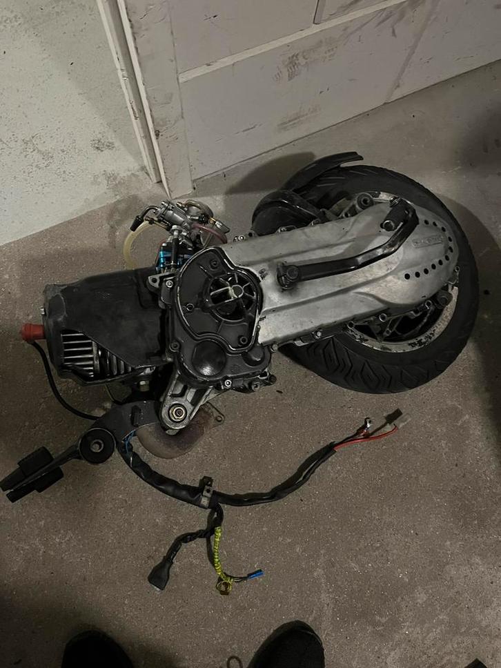 Hexa 172 blok, Fietsen en Brommers, Brommeronderdelen | Scooters, Zo goed als nieuw, Piaggio, Blok, Ophalen