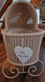 Rotan wieg met ijzeren onderstel, Kinderen en Baby's, Ophalen of Verzenden, Gebruikt, Wieg