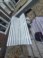 Witte plastic buiten bankje, Ophalen