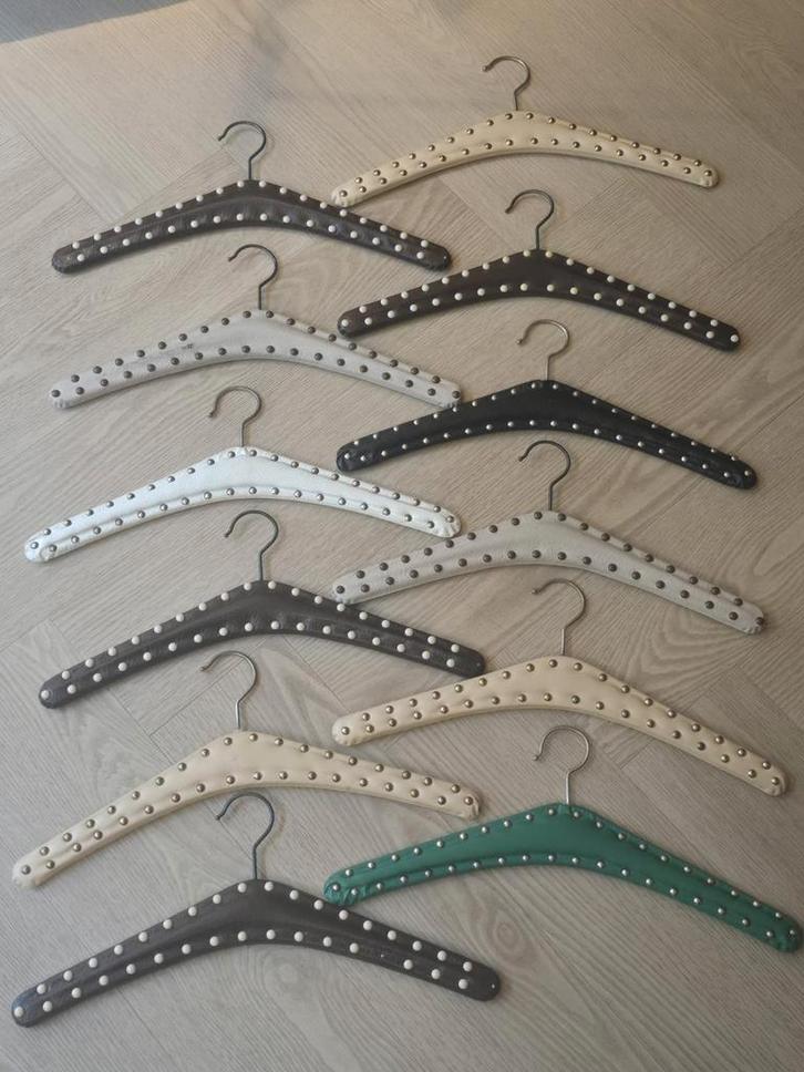 Lederen kledinghangers, Kleding | Dames, Kledinghangers, Zo goed als nieuw, Overige materialen, Kinderen en Volwassenen, Ophalen of Verzenden