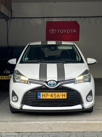 Toyota Yaris 1.5 Hybrid Trend Automaat, Airco, LED, NAP beschikbaar voor biedingen