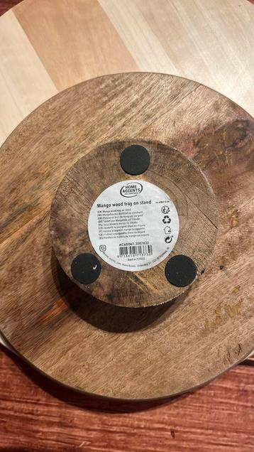 Wood schaal beschikbaar voor biedingen