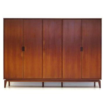 Grote vintage 5-deurs kledingkast in teak uit de jaren '60 beschikbaar voor biedingen