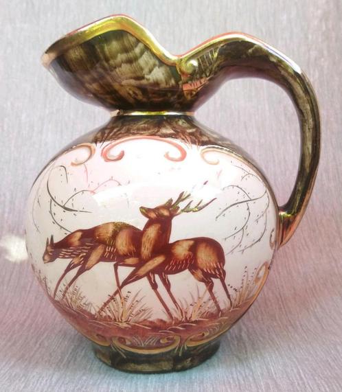 Hubert Bequet keramiek kan met herten en goud 17 cm hoog, Antiek en Kunst, Curiosa en Brocante, Ophalen of Verzenden