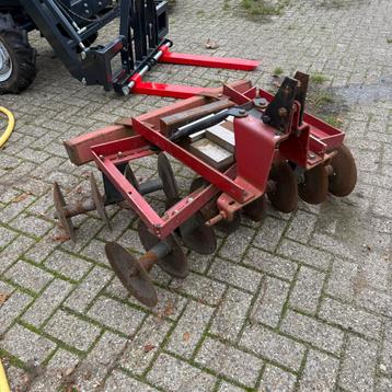 Schijveneg minitractor beschikbaar voor biedingen