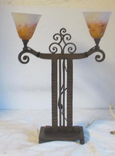 art deco smeedijzeren tafellamp 2 kappen Schneider 39, Antiek en Kunst, Antiek | Lampen, Verzenden