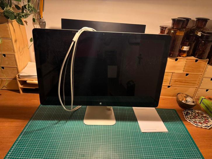 Apple Cinema Display 27 inch, Computers en Software, Monitoren, Gebruikt, 60 Hz of minder, Ingebouwde speakers, Hoofdtelefoonaansluiting