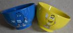 2x kommen schaal m&m's geel blauw yellow blue snoep pinda's, Ophalen of Verzenden, Zo goed als nieuw, Kom(men), Overige stijlen