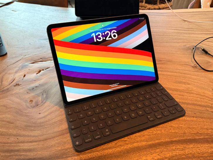 Apple iPad Pro 11” (2018, 64GB, USB-C) Smart Keyboard Folio, Computers en Software, Apple iPads, Gebruikt, Apple iPad, Wi-Fi, 11 inch