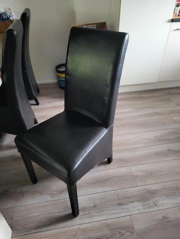 Leren stoelen beschikbaar voor biedingen