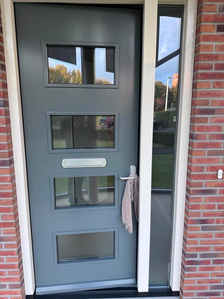 Nieuwe Hardhouten Buitendeur met Zijlicht HR++, Doe-het-zelf en Verbouw, Deuren en Horren, Nieuw, Buitendeur, 200 tot 215 cm, 100 tot 120 cm