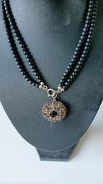 Oude tweerijgs ketting Gitten met antiek zilveren hanger, Verzenden, Zilver, Hanger, Met edelsteen