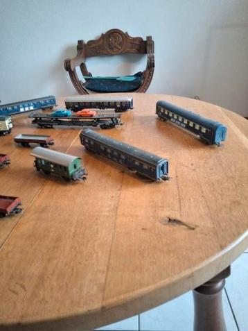 Diverse aanhangwagens en wagons.. beschikbaar voor biedingen