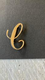 Goudkleurige broche letter C, Ophalen of Verzenden, Zo goed als nieuw, Goud, Overige materialen