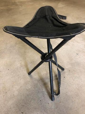 Wandelstoeltje / Driepoot Krukje beschikbaar voor biedingen