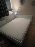 Tweepersoonsbed met matras 140x200, Huis en Inrichting, Slaapkamer | Bedden, Ophalen, Gebruikt, Wit, Tweepersoons