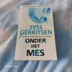 Onder het mes - Tess Gerritsen, Ophalen of Verzenden, Gelezen, Tess Gerritsen