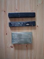 Tabakssetje 2 originele scheermesjes en 1 tabaksdoos, Antiek en Kunst, Ophalen of Verzenden