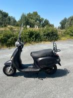 Capri scooter zomerklaar, Fietsen en Brommers, Snorfietsen en Snorscooters, Zo goed als nieuw, Benzine, Ophalen, Overige merken