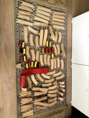 Houten treinbaan IKEA beschikbaar voor biedingen