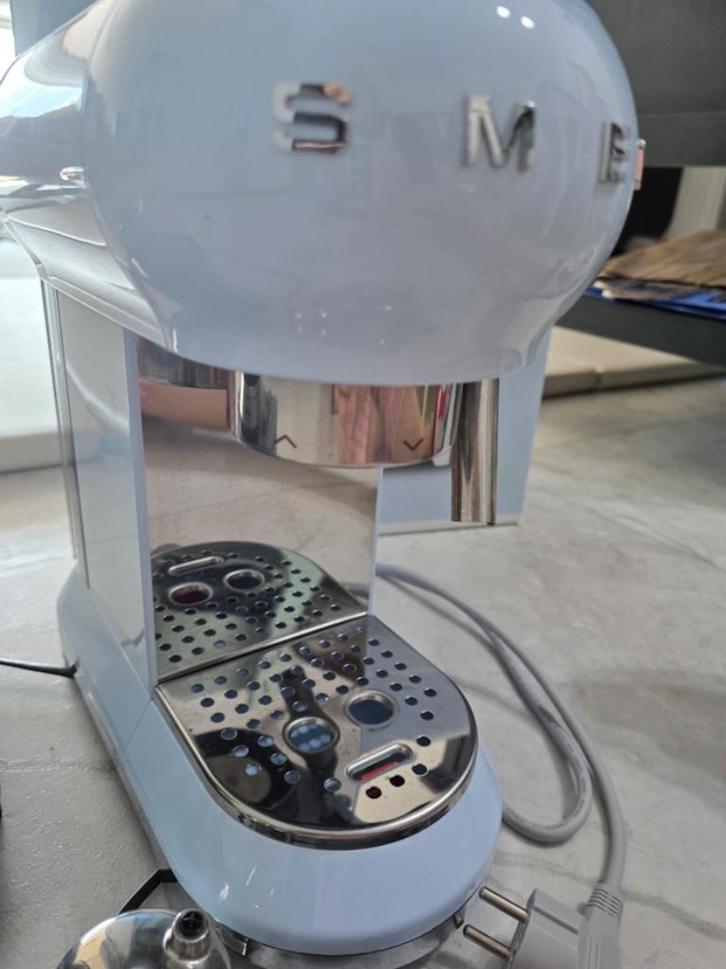 Smeg espresso coffee machine, Witgoed en Apparatuur, Koffiezetapparaten, Zo goed als nieuw, Gemalen koffie, Koffiepads en cups