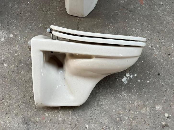 Diverse ( hang ) toiletten., Doe-het-zelf en Verbouw, Sanitair, Gebruikt, Toilet, Chroom, Rvs, Steen, Ophalen