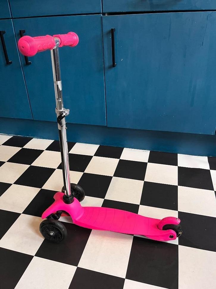 Swass kids scooter step roze, Fietsen en Brommers, Steps, Gebruikt, Gewone step, Ophalen