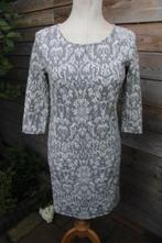 Jurk grijs/ creme Giulia e Tu mt 36 AANBIEDING Vaste prijs, Kleding | Dames, Ophalen of Verzenden, Zo goed als nieuw, Maat 36 (S)