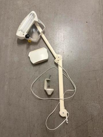 Loeplamp beschikbaar voor biedingen